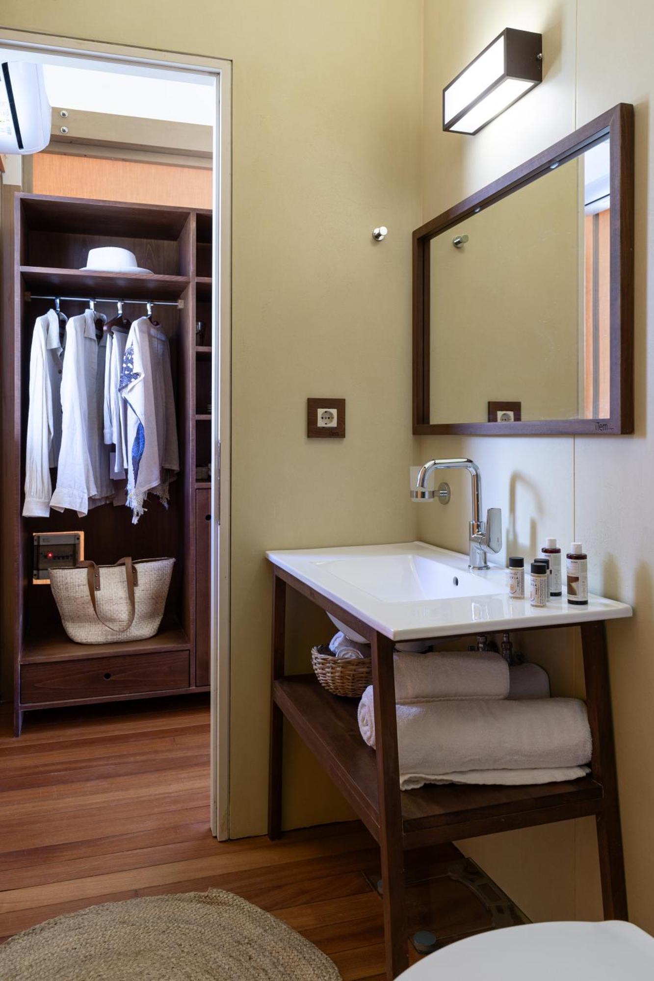 Ihousevillage Polychrono Luaran gambar