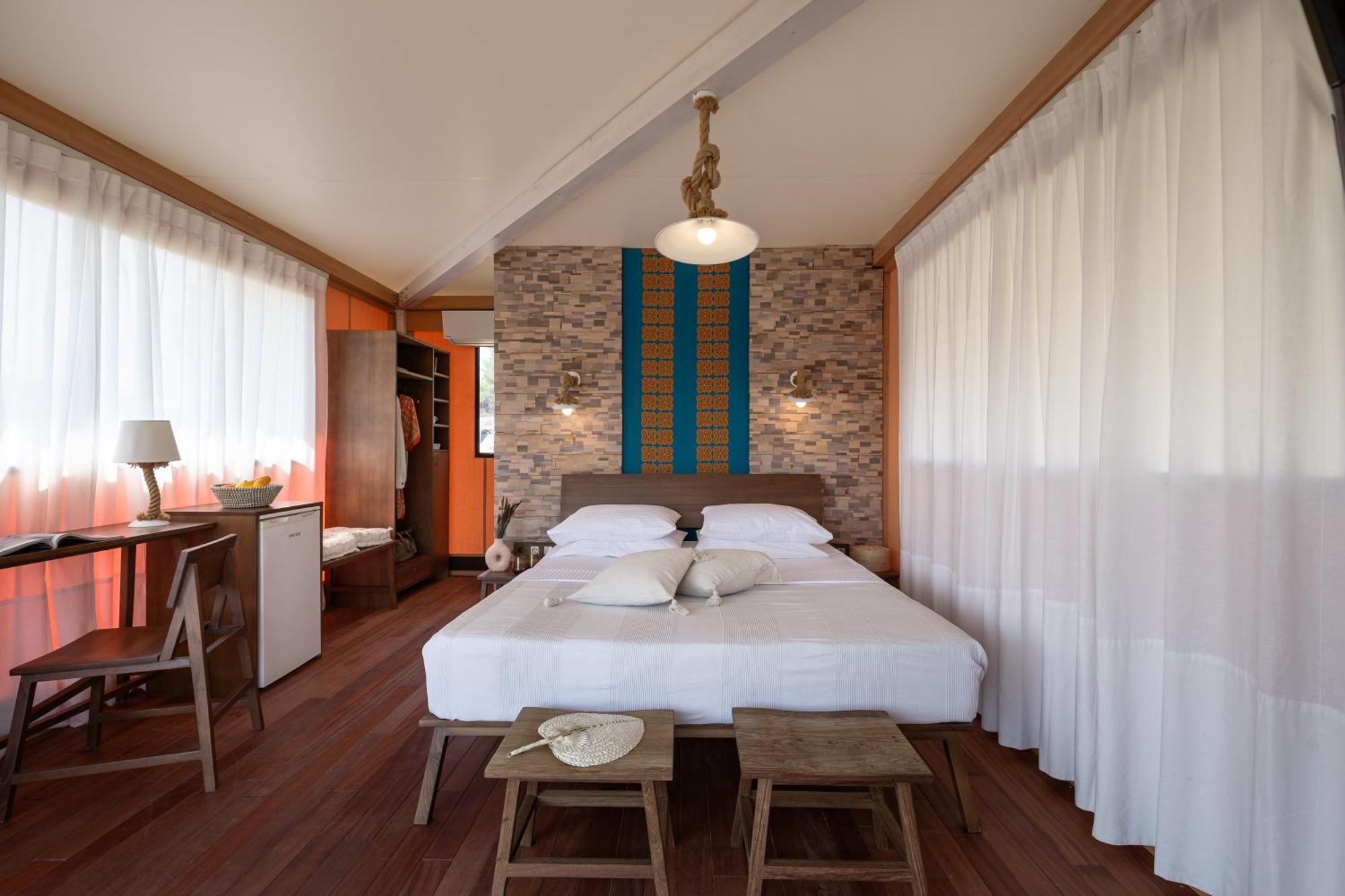 Ihousevillage Polychrono Luaran gambar